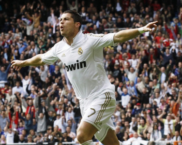 football real score seven for 10th straight win football real score seven for 10th straight win