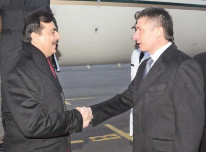 pakistan seeks full member status in shanghai grouping