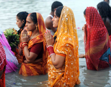 ten dead in indian stampede organisers ten dead in indian stampede organisers