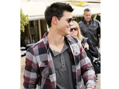 back from the 90s rad plaid