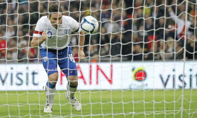 football england sucker punch downs spain