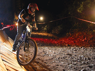 downhill cycle race descent of the dark knights