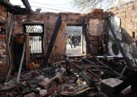 israeli strike kills 7 at gaza police checkpoint