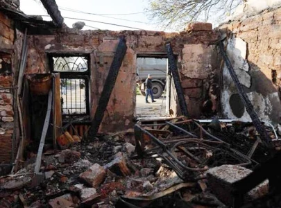 israeli strike kills 7 at gaza police checkpoint