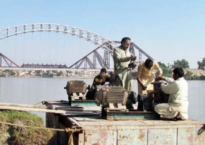 the floods left sand dunes as sukkur discovers when water supply cut off