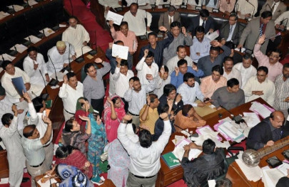 sindh assembly resolution adopted against use of unethical language