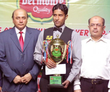 snooker asif downs mehmood in one sided final