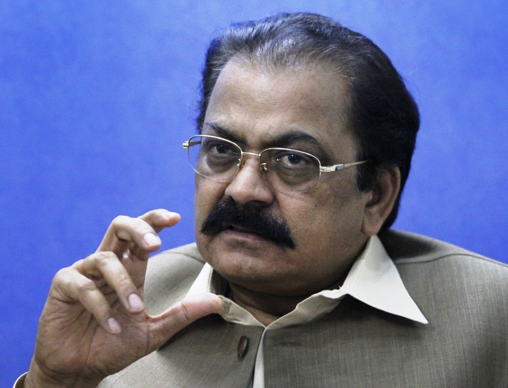 rana sanaullah asks establishment to field imran in cricket not politics