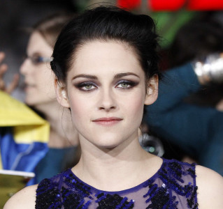 carolina herrera to sell twilight wedding dress