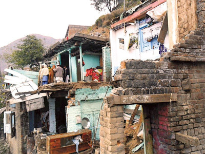 poor construction seven of a family killed as roof collapses