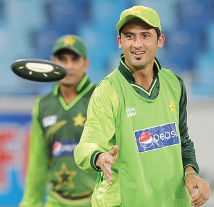 uae puts its hand up for pakistan india series