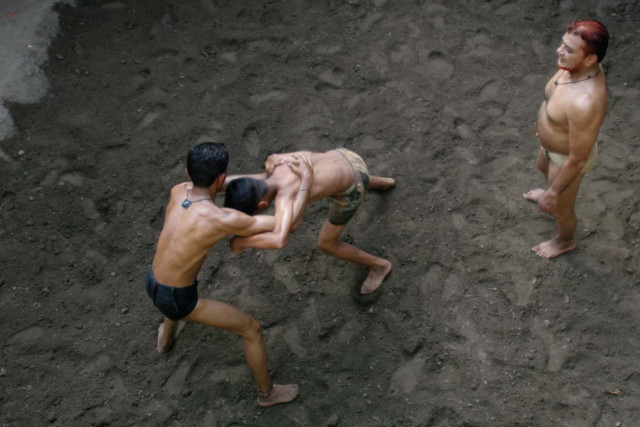 dying sport in karachi kushti takes a beating from body building dying sport in karachi kushti takes a beating from body building