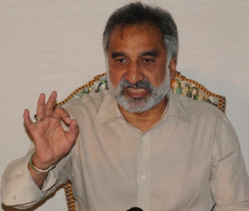 manchester attack iron rods swung at mirza escapes unhurt