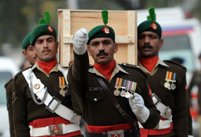 pakistan buries troops amid fury over nato strike pakistan buries troops amid fury over nato strike