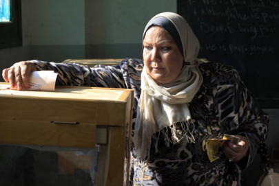 divided egypt votes in first post mubarak poll