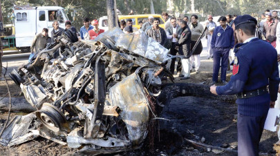 cng cylinders explode twelve perish as van catches fire post accident cng cylinders explode twelve perish as van catches fire post accident