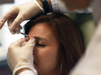 women will do anything it takes to look beautiful women will do anything it takes to look beautiful