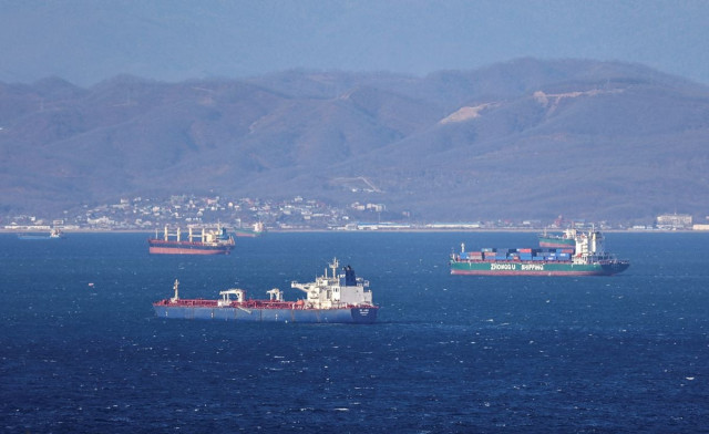 russian oil sold to india below price cap in buyers market