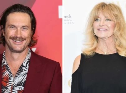 oliver hudson felt unprotected growing up with goldie hawn oliver hudson felt unprotected growing up with goldie hawn