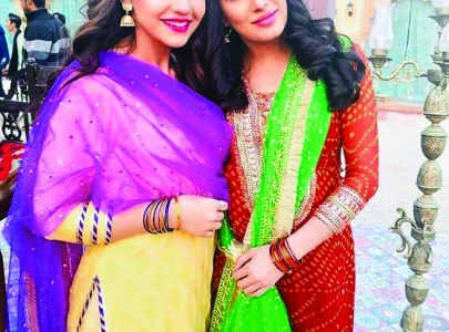 zara noor adores mehwish hayat s selfies