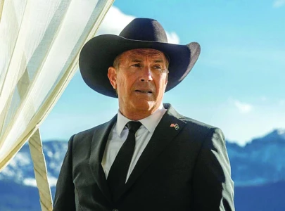 yellowstone cast keeps fans guessing