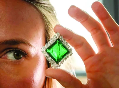 aga khan s 37 carat emerald fetches nearly 9m aga khan s 37 carat emerald fetches nearly 9m
