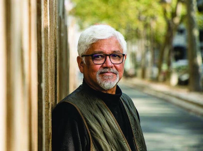 amitav ghosh awarded dutch erasmus prize