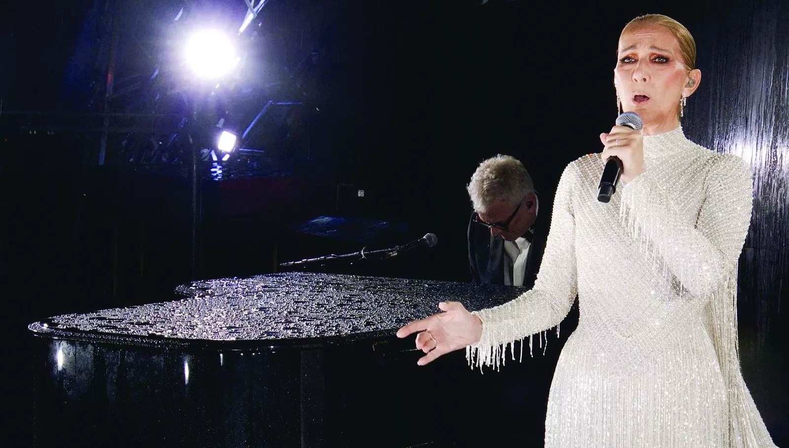 titanique puts spotlight on celine dion titanique puts spotlight on celine dion