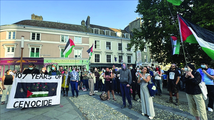 Cambridge students protest against Israel   tribune.com.pk