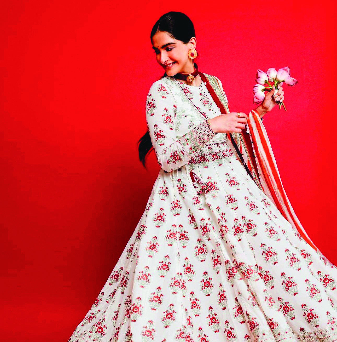 sonam paired the anarkali with a striped silk dupatta photo instagram