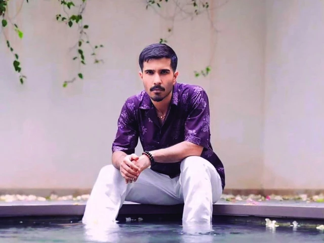 feroze khan to step into boxing ring for real feroze khan to step into boxing ring for real