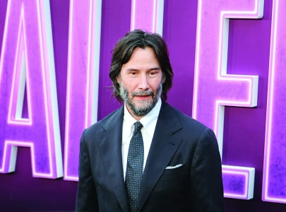 keanu reeves chased by obsessed fan keanu reeves chased by obsessed fan