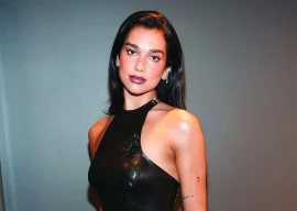 dua lipa steals the show with surprise duet and it s not who you think dua lipa steals the show with surprise duet and it s not who you think