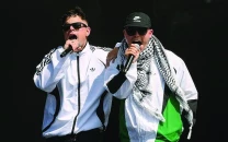 kneecap cleared in glastonbury set probe kneecap cleared in glastonbury set probe