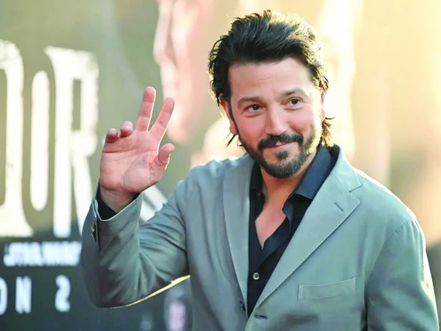luna stars as cassian andor photo file