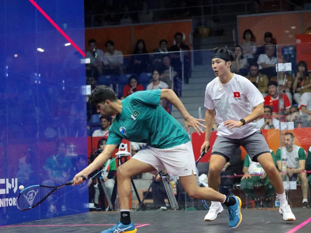 Noor storms into Asian Games squash semis