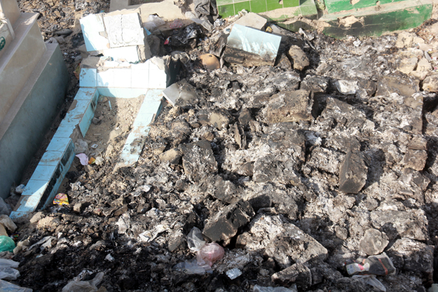 Citizens who have buried their loved ones in the graveyard are outraged at the situation. PHOTO: ATHAR KHAN/EXPRESS