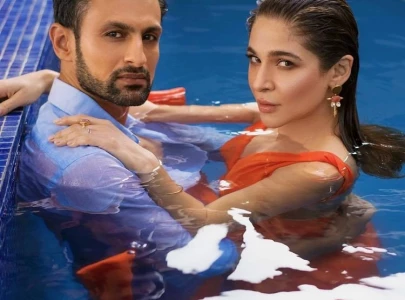 ayesha omar wants you to rest assure she and shoaib malik are just friends
