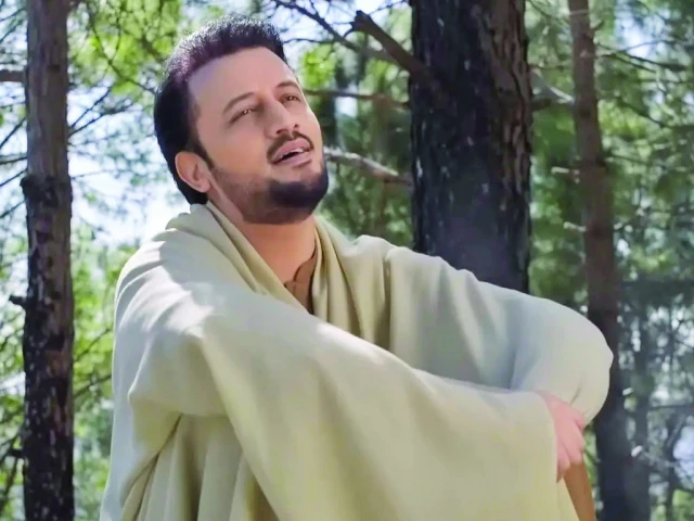 atif aslam s latest ya nabi salam alaika has made a place in fans hearts photo file atif aslam s latest ya nabi salam alaika has made a place in fans hearts photo file