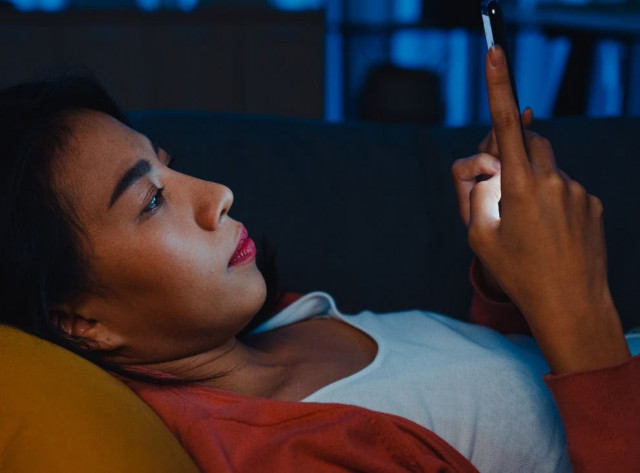 too overwhelmed here s how to cope with anxiety from a bad news cycle