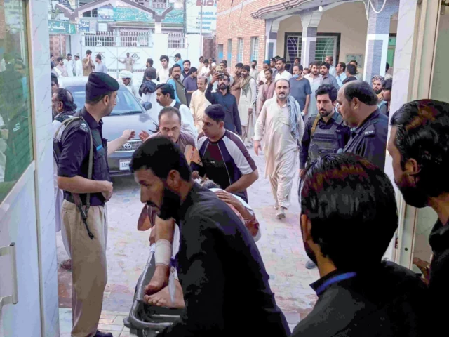 13 martyred in DI Khan checkpoint suicide blast