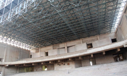 to be or not to be construction of country s largest auditorium left midway