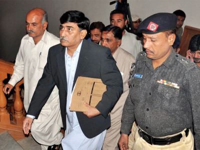 mqm h workers can be politically active shc