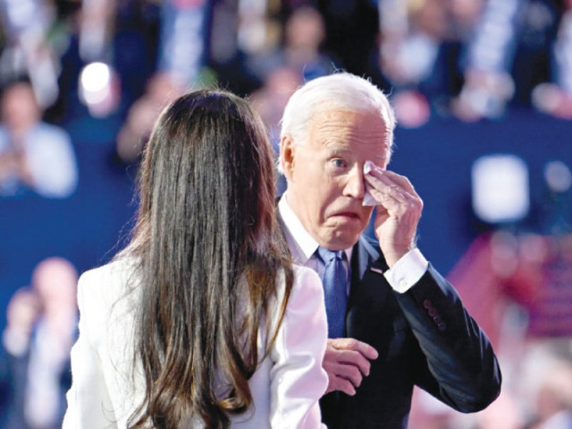 us president joe biden reacts next to his daughter ashley biden as he attends the democratic national convention in chicago photo reuters us president joe biden reacts next to his daughter ashley biden as he attends the democratic national convention in chicago photo reuters