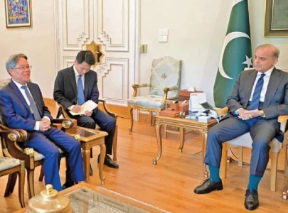 pakistan presses on with peace efforts
