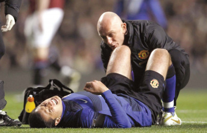 english premier league ferguson left ruing hernandez s injury blow
