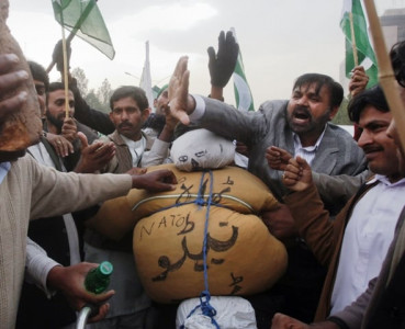 nato attack 800 protestors march against us in islamabad nato attack 800 protestors march against us in islamabad