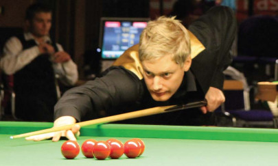 snooker robertson sails into uk semis