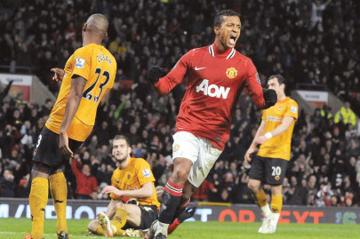 english premier league ferguson hopeful of beating city to the title