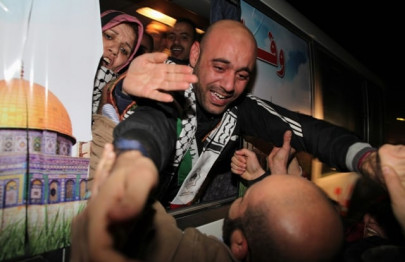 israel frees 550 palestinian prisoners israel frees 550 palestinian prisoners